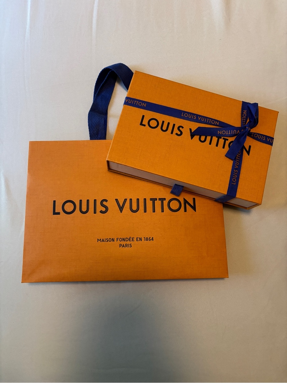 Louis Vuitton Monogram Canvas Wallet in Brown with Pink Snap - Picture 4 of 16